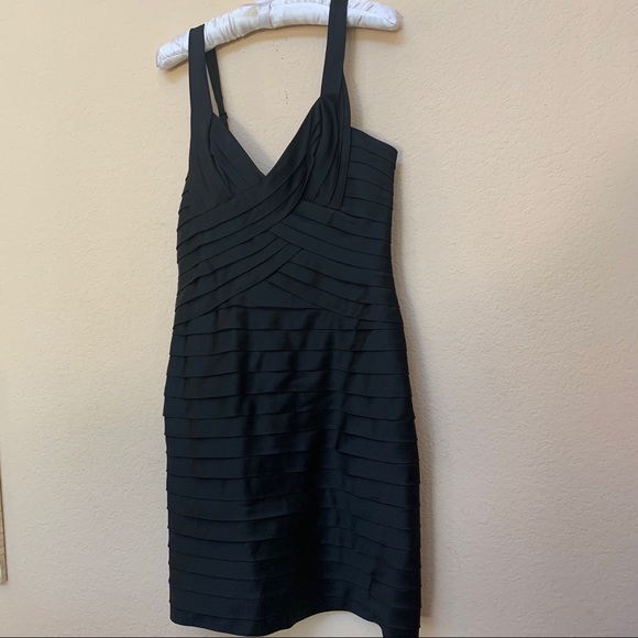 BCBGMaxAzria Black MITZI Pleated Dress NWOT Sz 10 - Picture 3 of 11